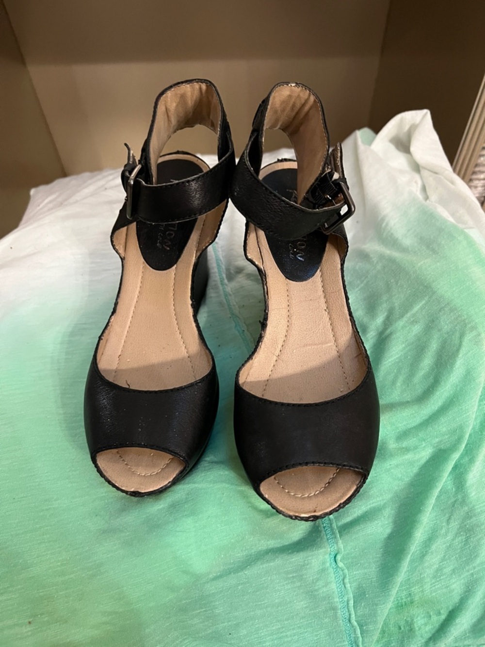 Kenneth Cole Reaction Black Open-Toe Ankle Strap Wedges